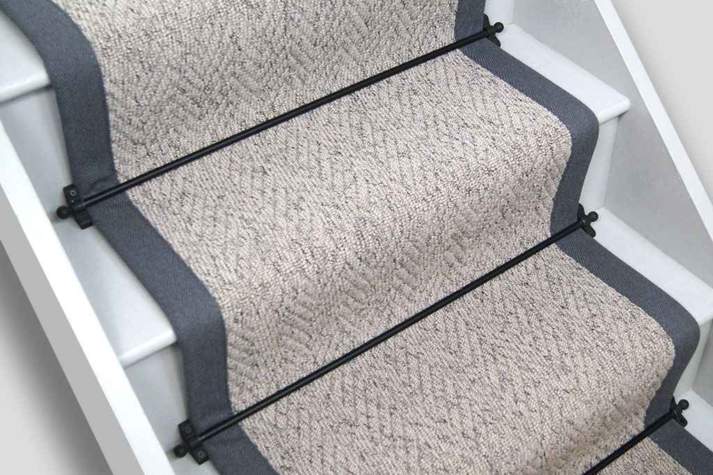 Country Herringbone Paloma Stair Runner with Seal Border