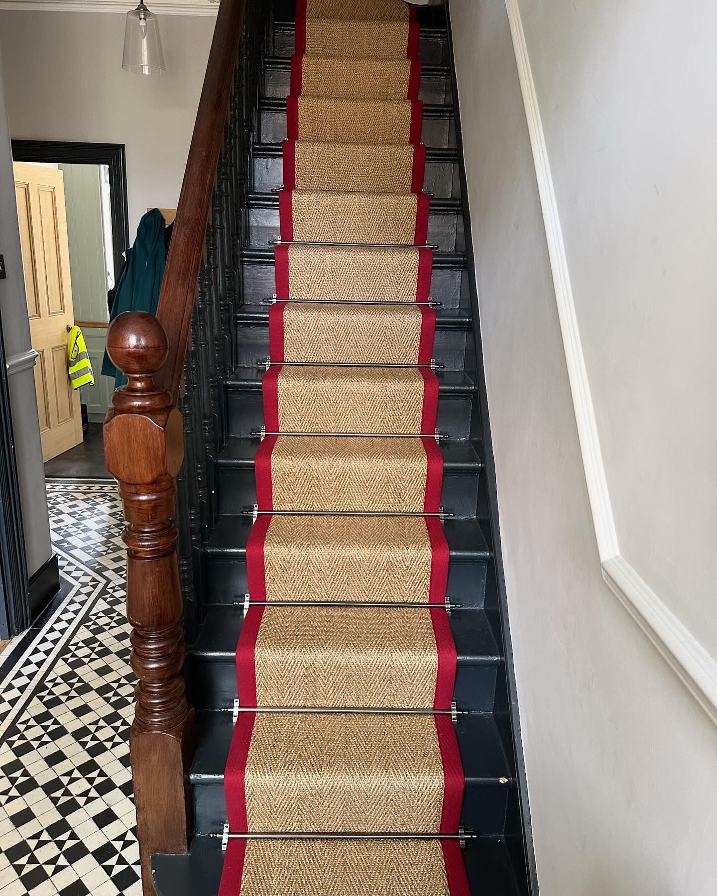 Honey Herringbone Sisal Stair Runner with Raspberry Cotton Border