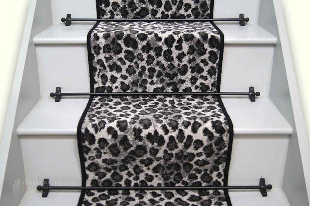 snow-leopard--black-wool-42cm-x-7m-2.jpg