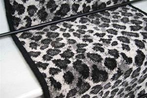 snow-leopardblack-wool-42cm-x-7m-3.jpg