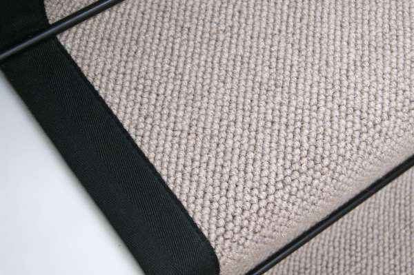Wolf Boucle Black Border 2