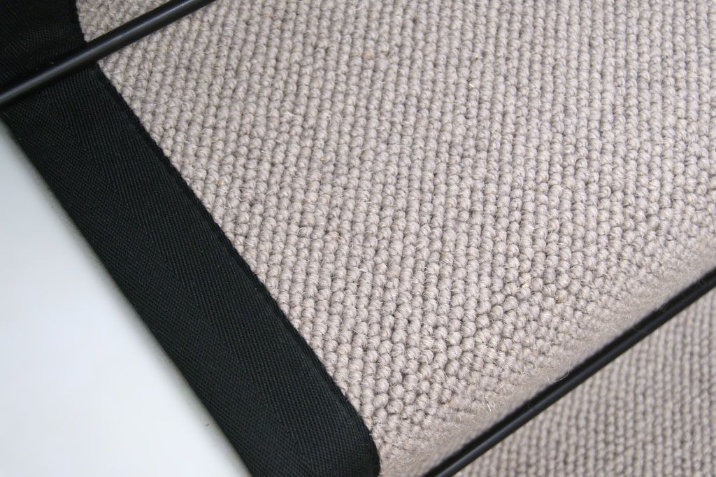 Wolf Boucle Black Border 2
